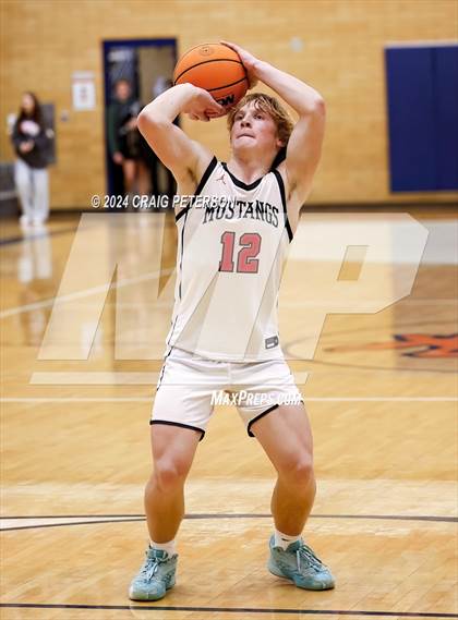 Thumbnail 2 in Ridgeline @ Mountain Crest (Sophomore) photogallery.
