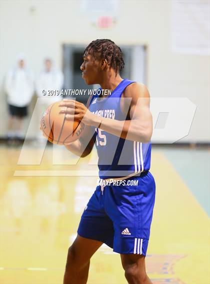 Thumbnail 3 in Village Christian Academy vs. Moravian Prep (Hoops and Dreams Showcase) photogallery.
