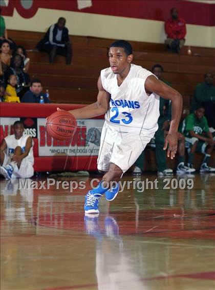 Thumbnail 3 in Lutheran vs. Dorsey (Rose City Round Ball Classic) photogallery.