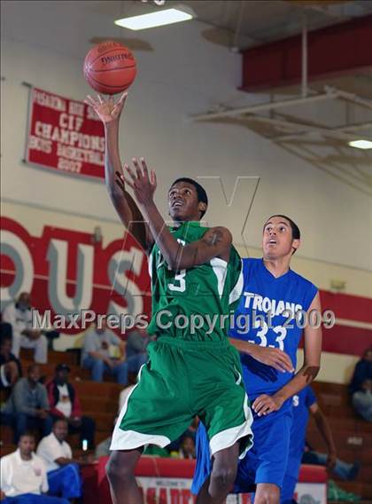 Thumbnail 2 in Lutheran vs. Dorsey (Rose City Round Ball Classic) photogallery.