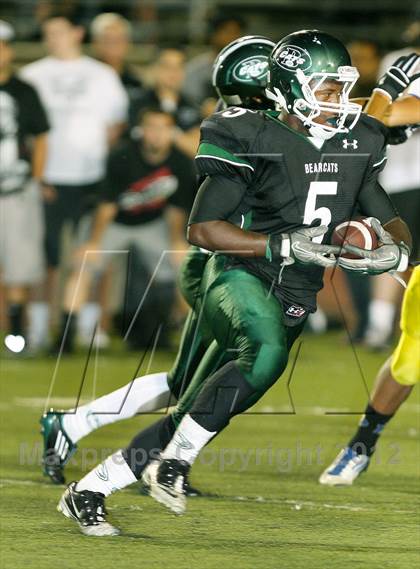 Thumbnail 2 in San Dimas vs. Bonita photogallery.