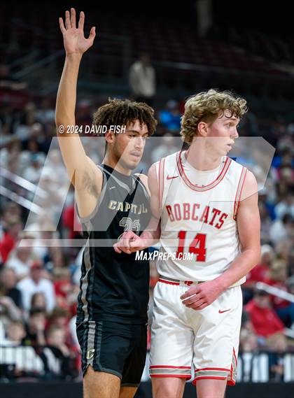 Thumbnail 3 in Madison vs. Capital (IHSAA 5A Quarterfinal) photogallery.
