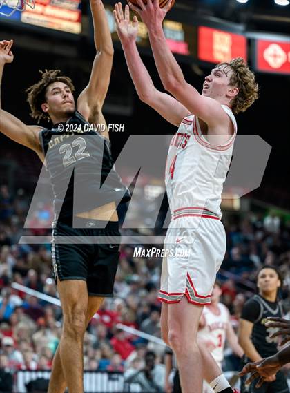 Thumbnail 1 in Madison vs. Capital (IHSAA 5A Quarterfinal) photogallery.