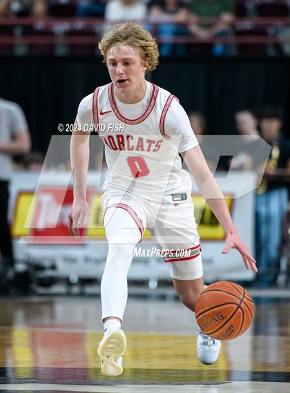 Thumbnail 2 in Madison vs. Capital (IHSAA 5A Quarterfinal) photogallery.