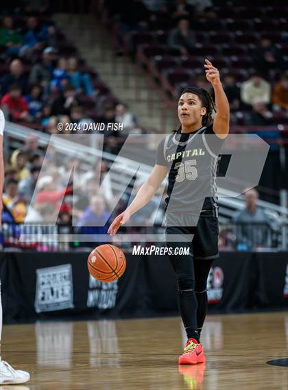 Thumbnail 3 in Madison vs. Capital (IHSAA 5A Quarterfinal) photogallery.