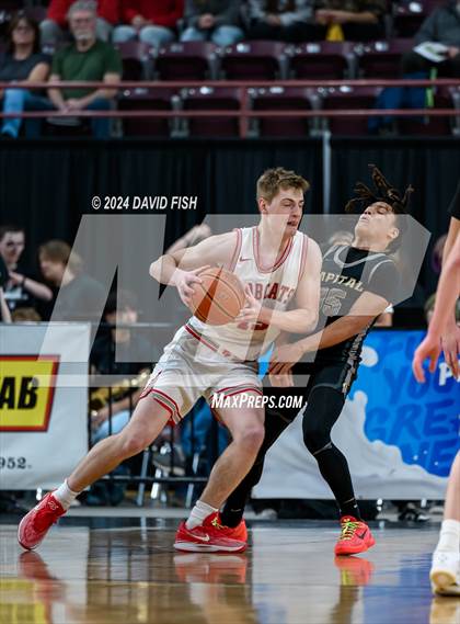 Thumbnail 1 in Madison vs. Capital (IHSAA 5A Quarterfinal) photogallery.
