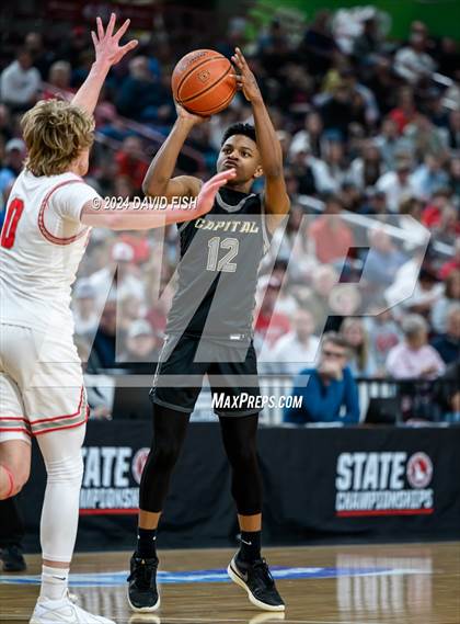 Thumbnail 3 in Madison vs. Capital (IHSAA 5A Quarterfinal) photogallery.