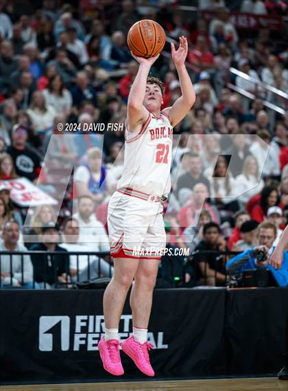 Thumbnail 2 in Madison vs. Capital (IHSAA 5A Quarterfinal) photogallery.