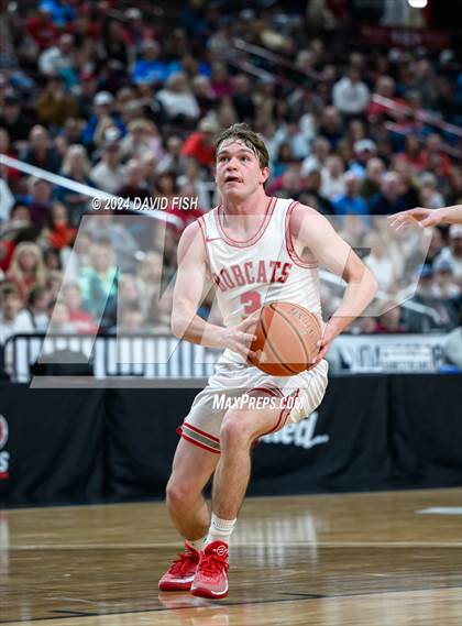 Thumbnail 2 in Madison vs. Capital (IHSAA 5A Quarterfinal) photogallery.