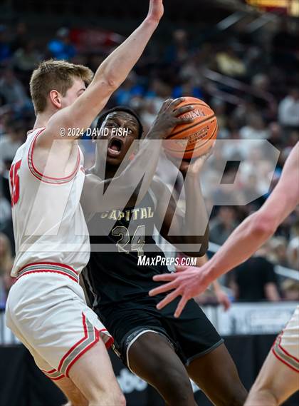 Thumbnail 3 in Madison vs. Capital (IHSAA 5A Quarterfinal) photogallery.