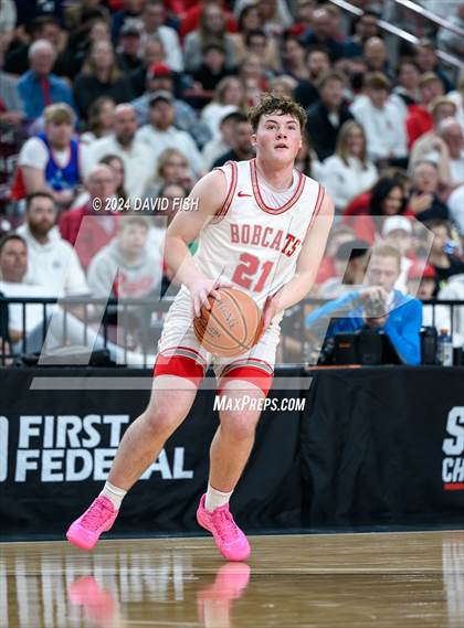 Thumbnail 3 in Madison vs. Capital (IHSAA 5A Quarterfinal) photogallery.