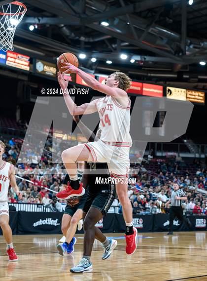 Thumbnail 2 in Madison vs. Capital (IHSAA 5A Quarterfinal) photogallery.