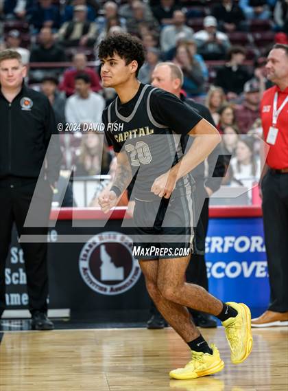 Thumbnail 2 in Madison vs. Capital (IHSAA 5A Quarterfinal) photogallery.