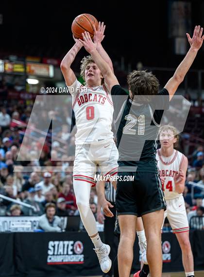 Thumbnail 3 in Madison vs. Capital (IHSAA 5A Quarterfinal) photogallery.