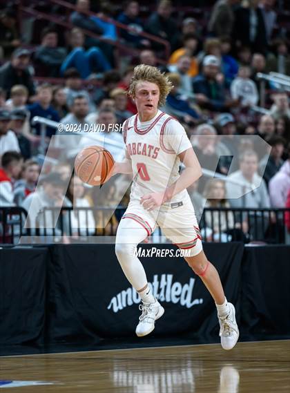Thumbnail 1 in Madison vs. Capital (IHSAA 5A Quarterfinal) photogallery.