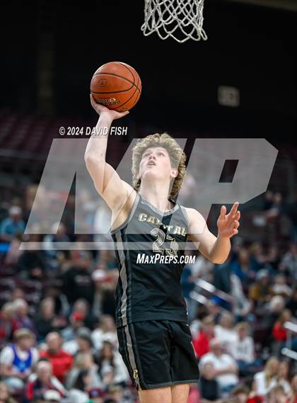 Thumbnail 2 in Madison vs. Capital (IHSAA 5A Quarterfinal) photogallery.