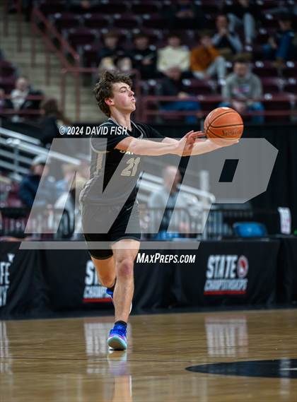 Thumbnail 2 in Madison vs. Capital (IHSAA 5A Quarterfinal) photogallery.