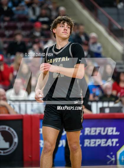 Thumbnail 2 in Madison vs. Capital (IHSAA 5A Quarterfinal) photogallery.