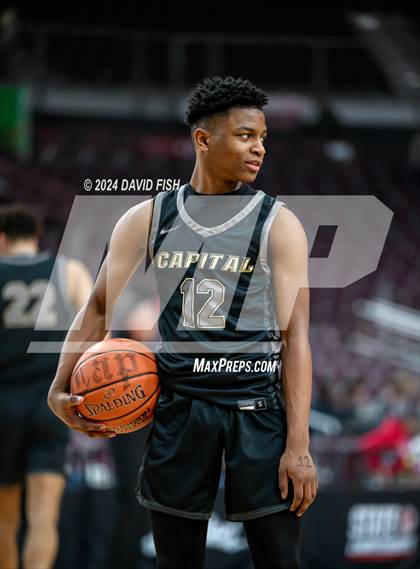Thumbnail 1 in Madison vs. Capital (IHSAA 5A Quarterfinal) photogallery.