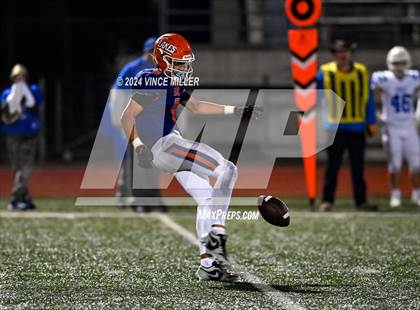 Thumbnail 2 in Seattle Prep vs Lakes (WIAA 3A First Round) photogallery.