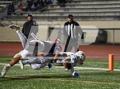 Thumbnail 3 in Seattle Prep vs Lakes (WIAA 3A First Round) photogallery.