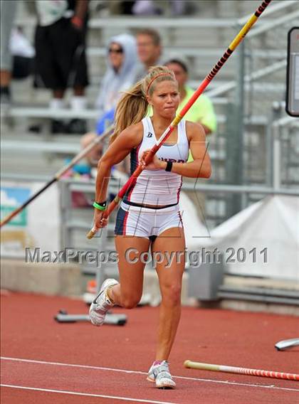 Thumbnail 3 in 84th Clyde Littlefield Texas Relays (Day 2 - Field Events) photogallery.