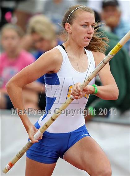 Thumbnail 3 in 84th Clyde Littlefield Texas Relays (Day 2 - Field Events) photogallery.