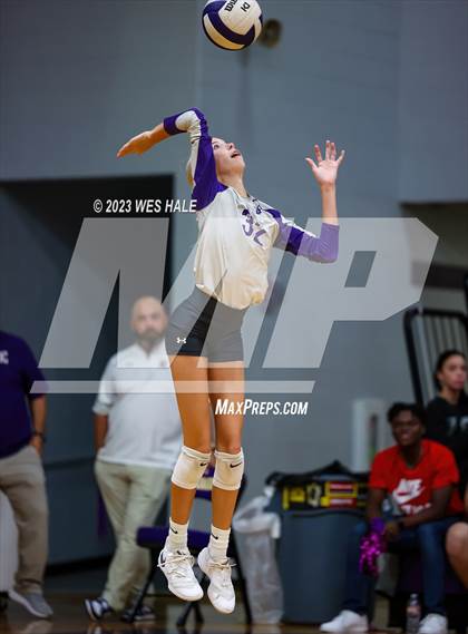 Thumbnail 1 in Center Hill @ DeSoto Central photogallery.