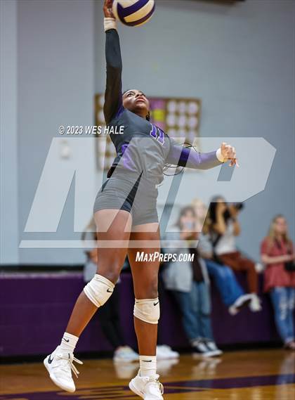 Thumbnail 2 in Center Hill @ DeSoto Central photogallery.