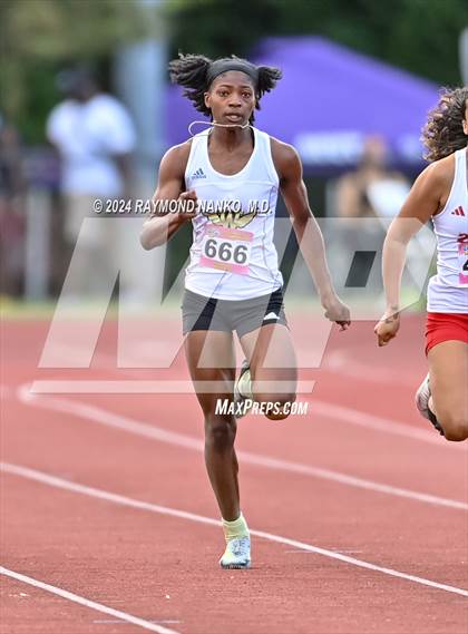 Thumbnail 3 in IHSAA Finals (200 Meter)  photogallery.