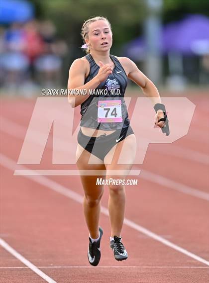 Thumbnail 2 in IHSAA Finals (200 Meter)  photogallery.