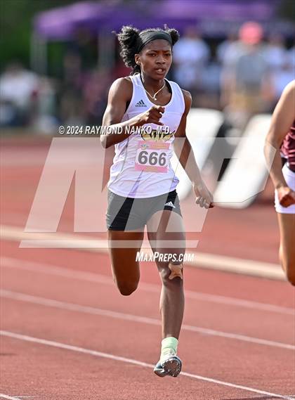 Thumbnail 1 in IHSAA Finals (200 Meter)  photogallery.