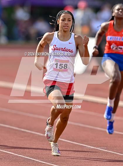 Thumbnail 1 in IHSAA Finals (200 Meter)  photogallery.