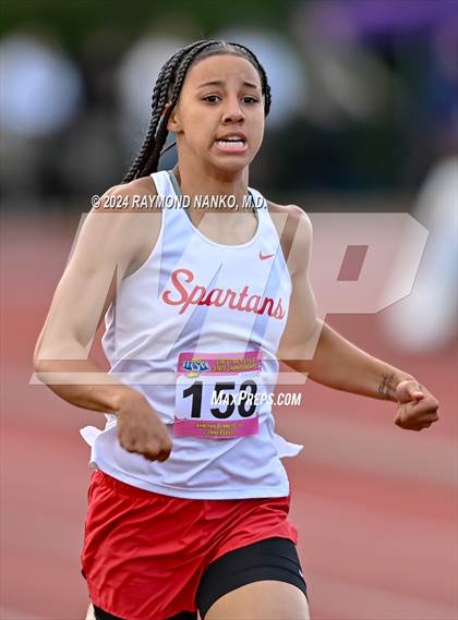 Thumbnail 1 in IHSAA Finals (200 Meter)  photogallery.