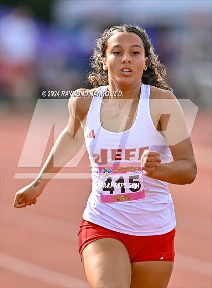 Thumbnail 2 in IHSAA Finals (200 Meter)  photogallery.