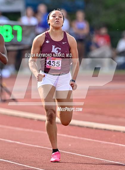 Thumbnail 1 in IHSAA Finals (200 Meter)  photogallery.