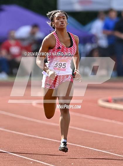 Thumbnail 1 in IHSAA Finals (200 Meter)  photogallery.