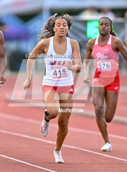 Thumbnail 1 in IHSAA Finals (200 Meter)  photogallery.