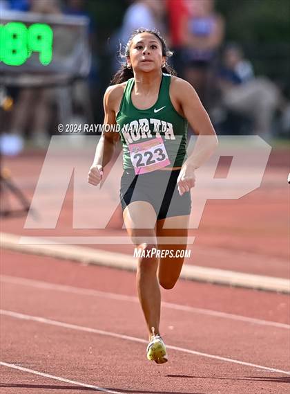 Thumbnail 1 in IHSAA Finals (200 Meter)  photogallery.