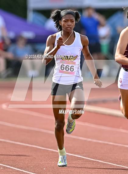 Thumbnail 2 in IHSAA Finals (200 Meter)  photogallery.