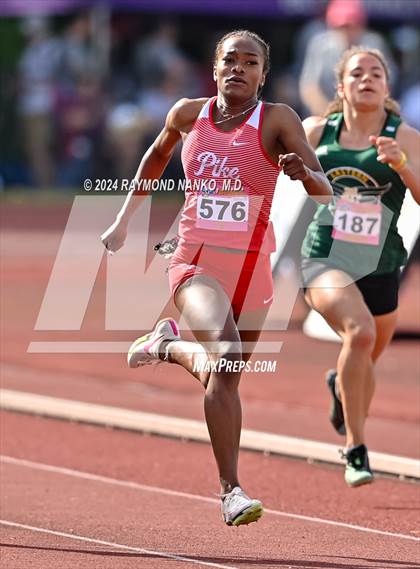 Thumbnail 1 in IHSAA Finals (200 Meter)  photogallery.