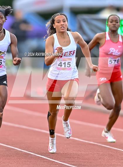 Thumbnail 3 in IHSAA Finals (200 Meter)  photogallery.