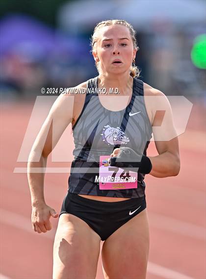 Thumbnail 3 in IHSAA Finals (200 Meter)  photogallery.