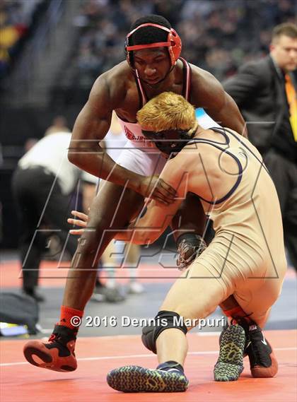 Thumbnail 2 in CHSAA State Wrestling Championships (3A Finals) photogallery.