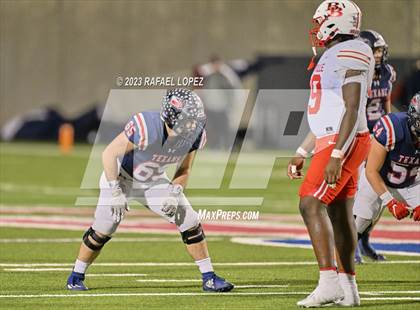 Thumbnail 2 in Wimberley vs. Bellville (UIL Football 4A D2 Semifinal) photogallery.
