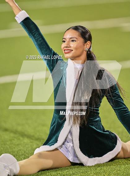 Thumbnail 2 in Wimberley vs. Bellville (UIL Football 4A D2 Semifinal) photogallery.