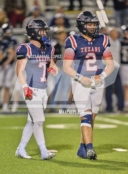 Thumbnail 3 in Wimberley vs. Bellville (UIL Football 4A D2 Semifinal) photogallery.