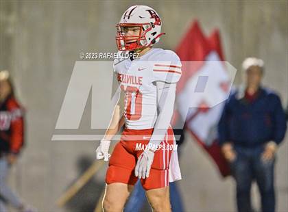 Thumbnail 2 in Wimberley vs. Bellville (UIL Football 4A D2 Semifinal) photogallery.