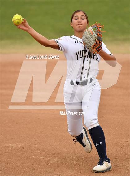 Thumbnail 2 in Yucaipa vs. Rim of the World photogallery.