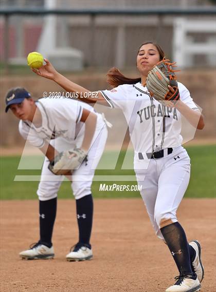 Thumbnail 3 in Yucaipa vs. Rim of the World photogallery.